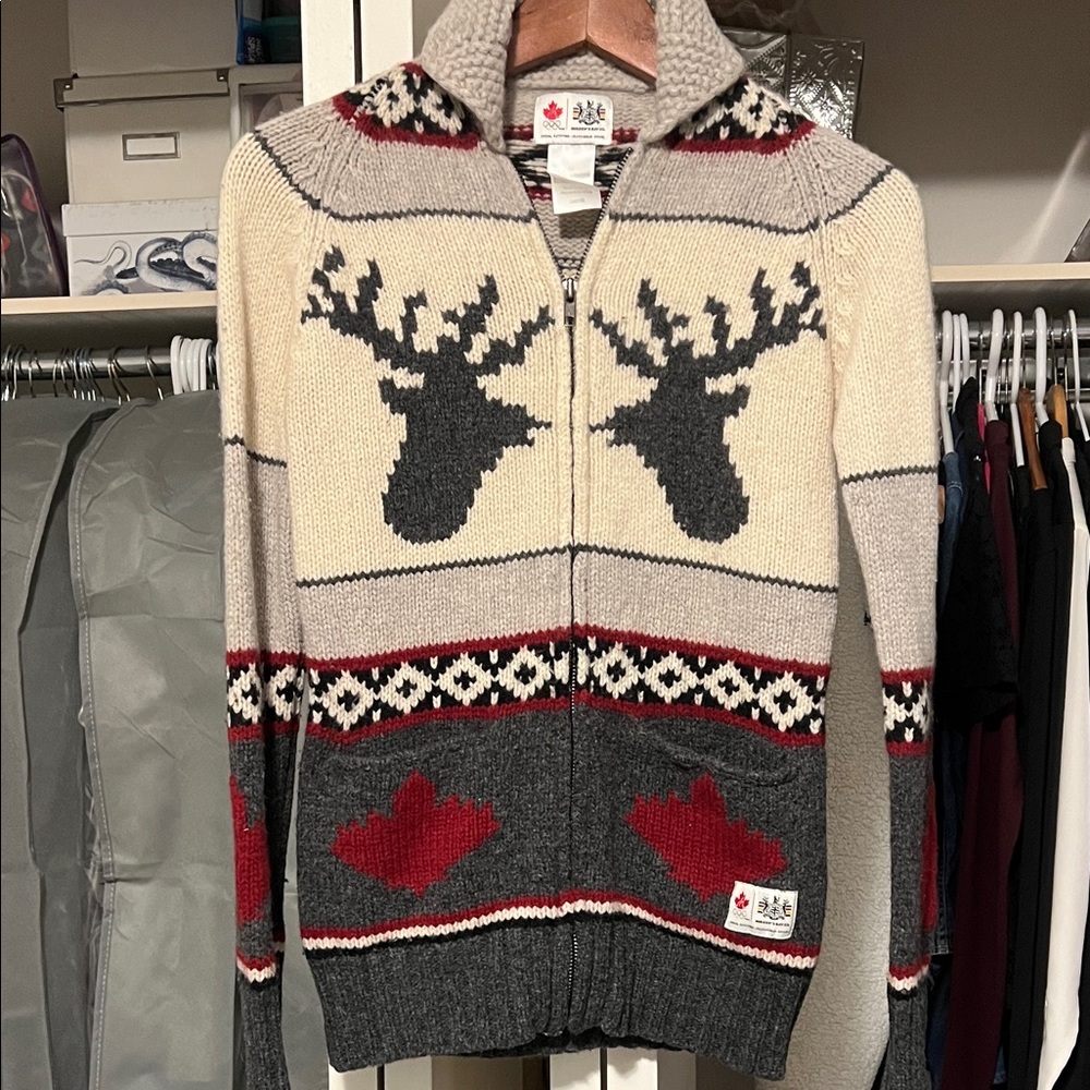 Cozy Cream and Gray Cardigan with Reindeer Design